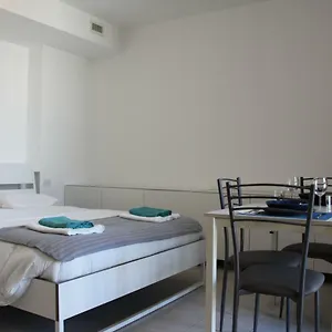 https://luxory-suites.italymilanhotels.net