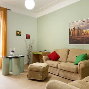https://beautiful-apartment-in-san-giovanni-close-to-colosseo.it-romehotels.com